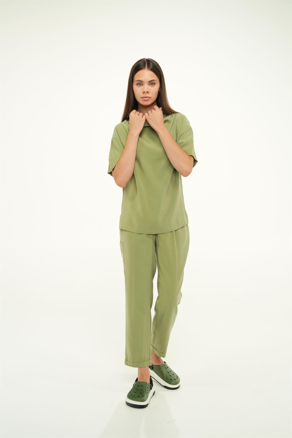 Kadın Scrubs Degaje Yaka Üst Heart Beat